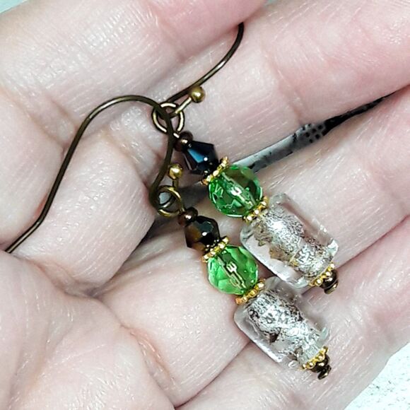 artisan earrings 464#mfs NEW boho foil center glass barrel beads goth green crys - Picture 4 of 5